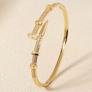 Elegant Gold-Tone Chic Open Cuff Bracelet ✨ Simple Modern Women’s Jewelry